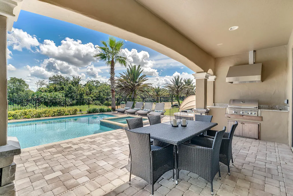 The house has a summer kitchen and an outside dining table for six people to enjoy a meal outside.