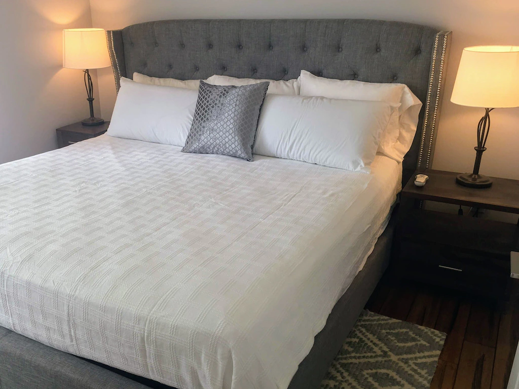 On the king-sized adjustable Select Comfort mattress, recharge for the following day.