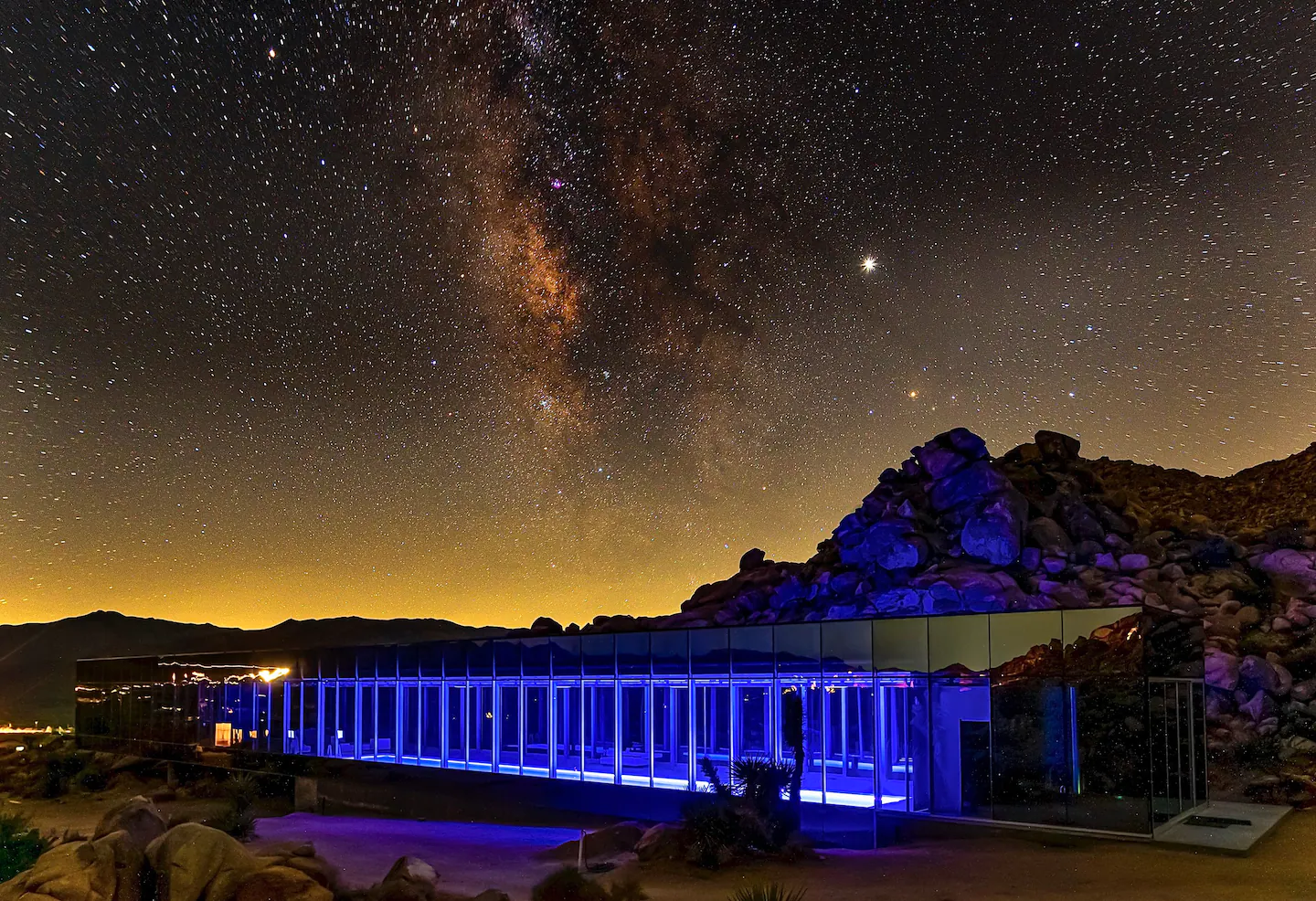 You'll never get tired of this night view.