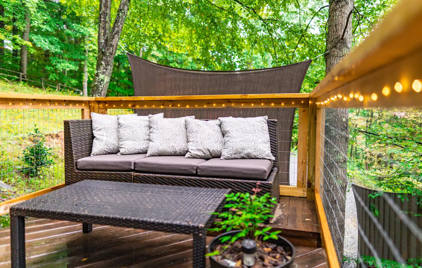 Upper deck lounge area