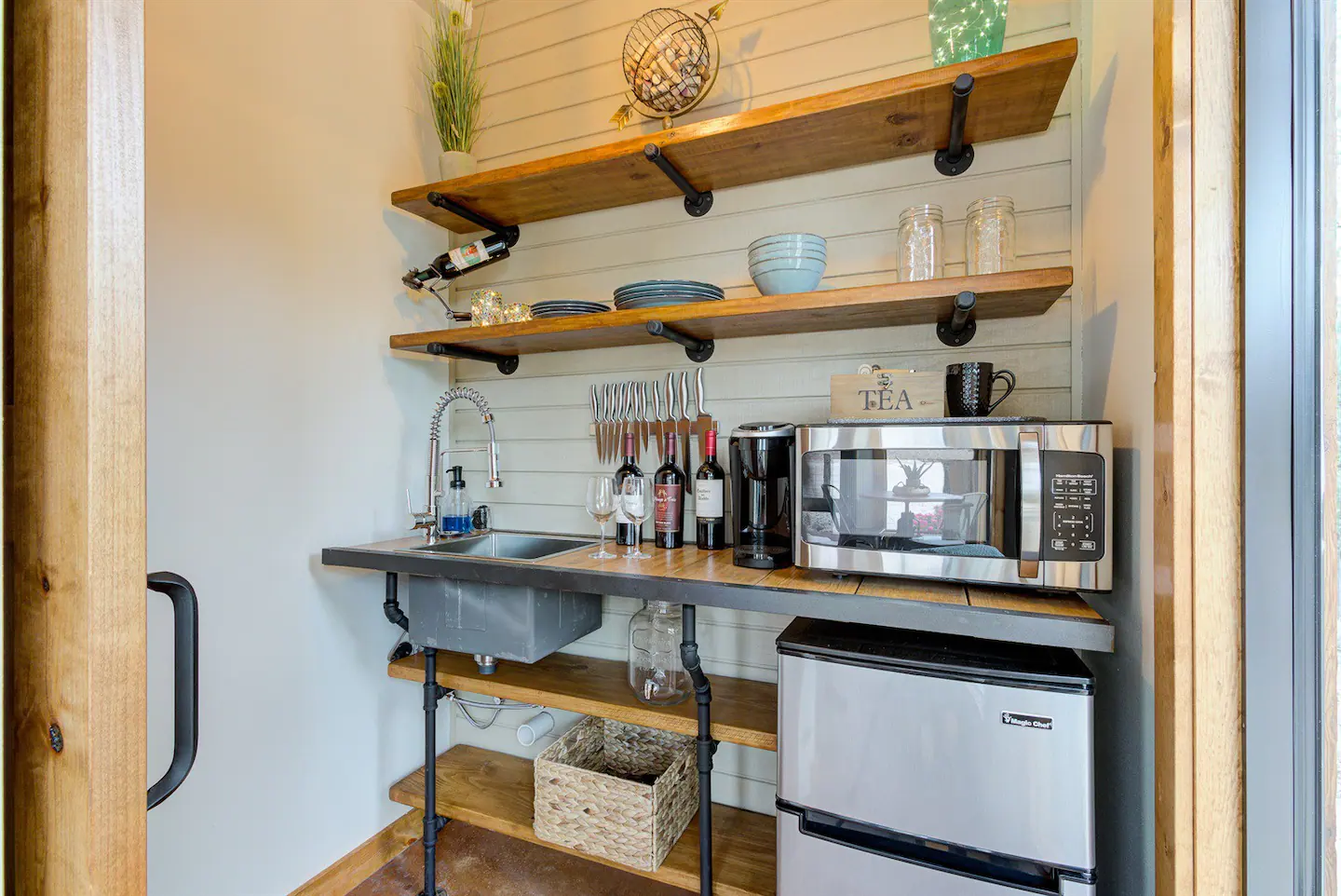 The kitchenette is fully equipped