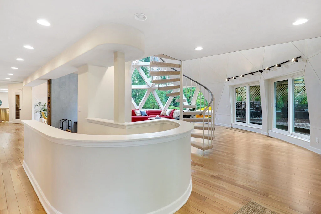 If you want to go up the spiral staircase in dome 1 that you can access from the living room.... you will arrive at the Master suite.
