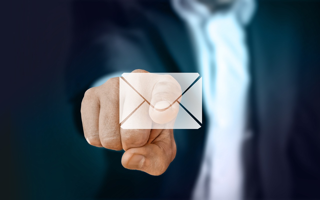 Holiday Let Emails & Messages to Send to Guests