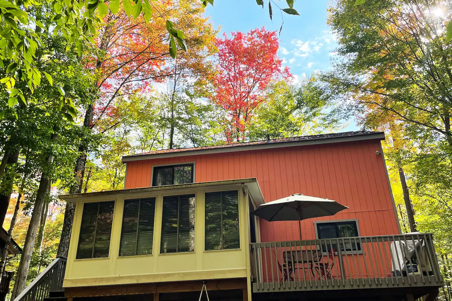 It offers an ideal vantage point to enjoy the stunning colors of autumn foliage.