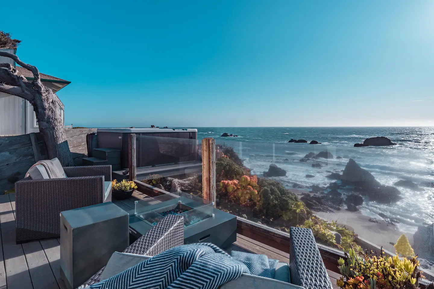 The beach cottage is built on the bluff over looking a spectacular show of nature at her best.