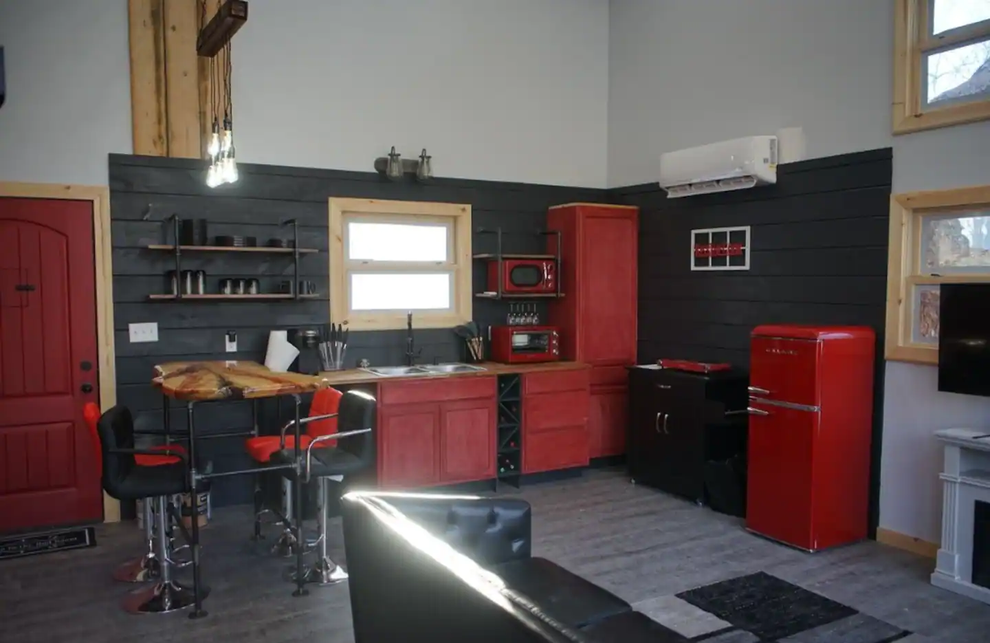 Well-appointed kitchen.