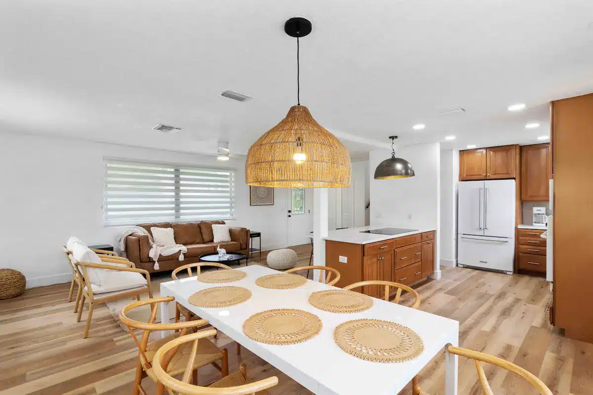 Large dining area accommodating large group.