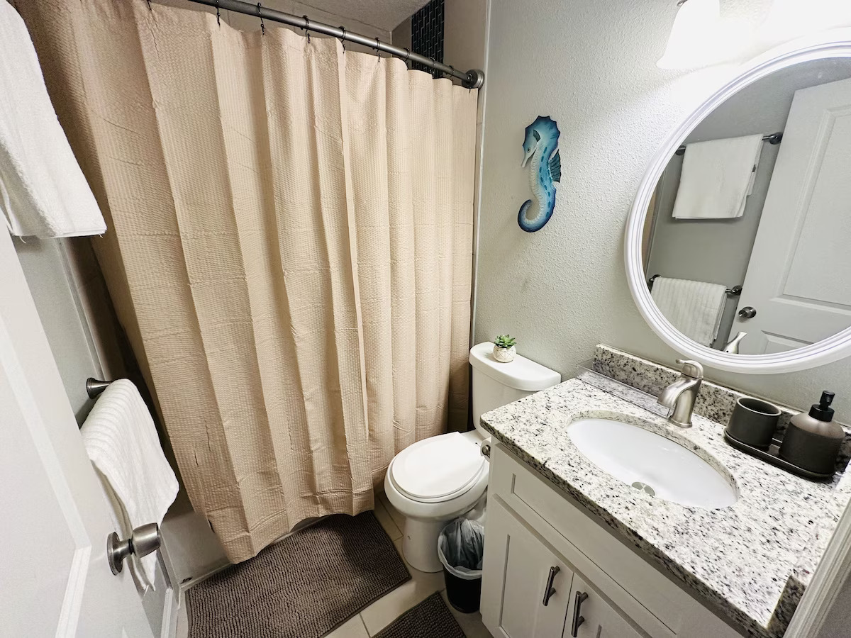 Well-appointed bathroom.