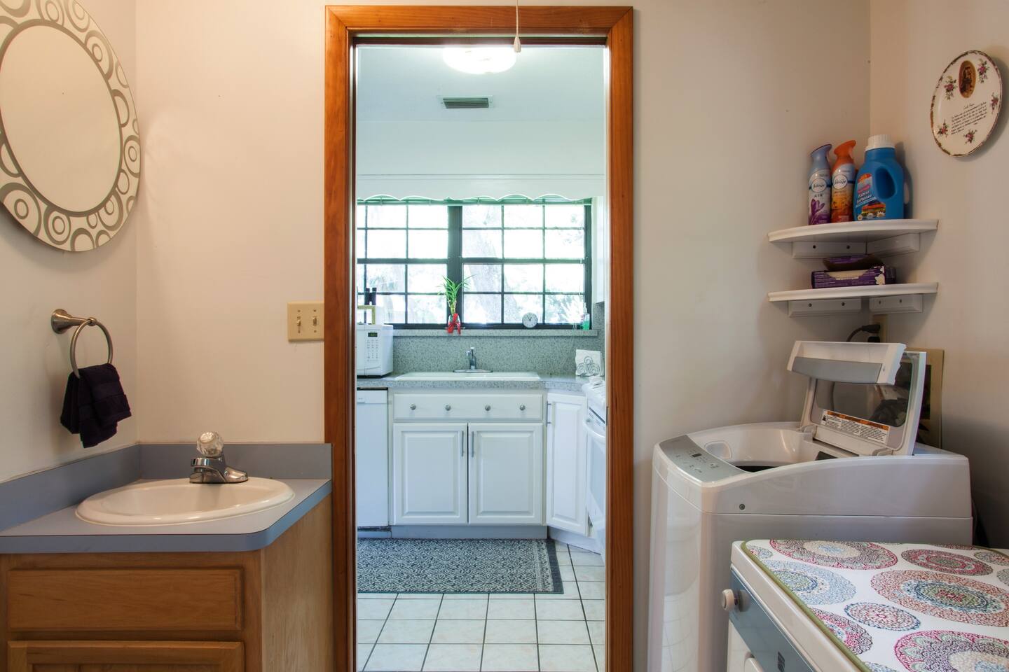 Second 1/2 bath for ease and comfort.