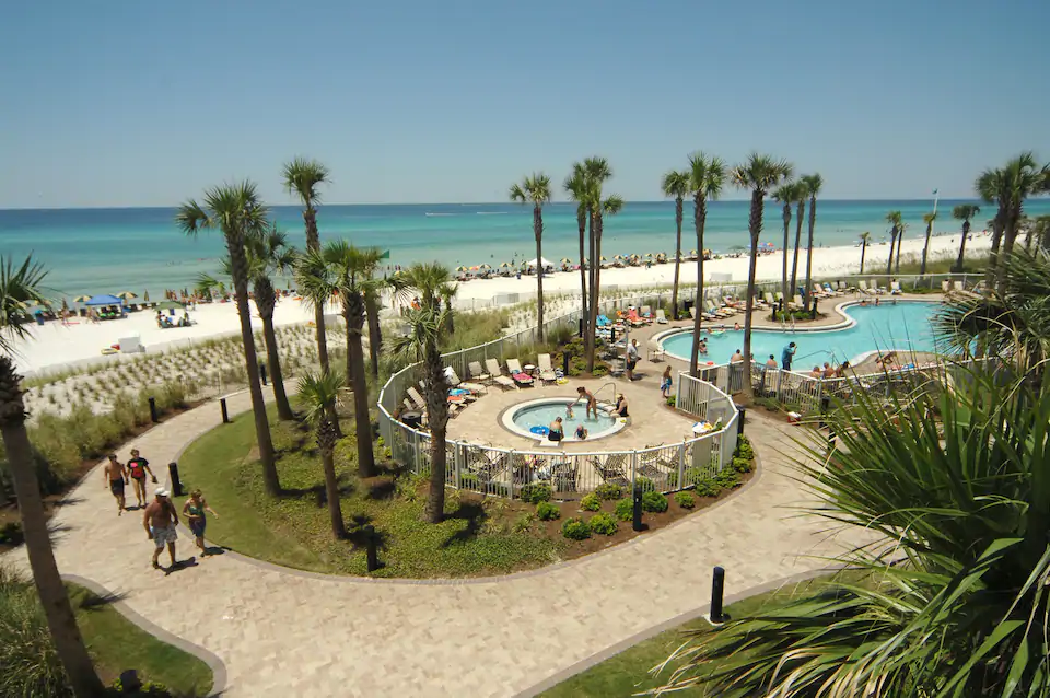Gulf front Tropical pool