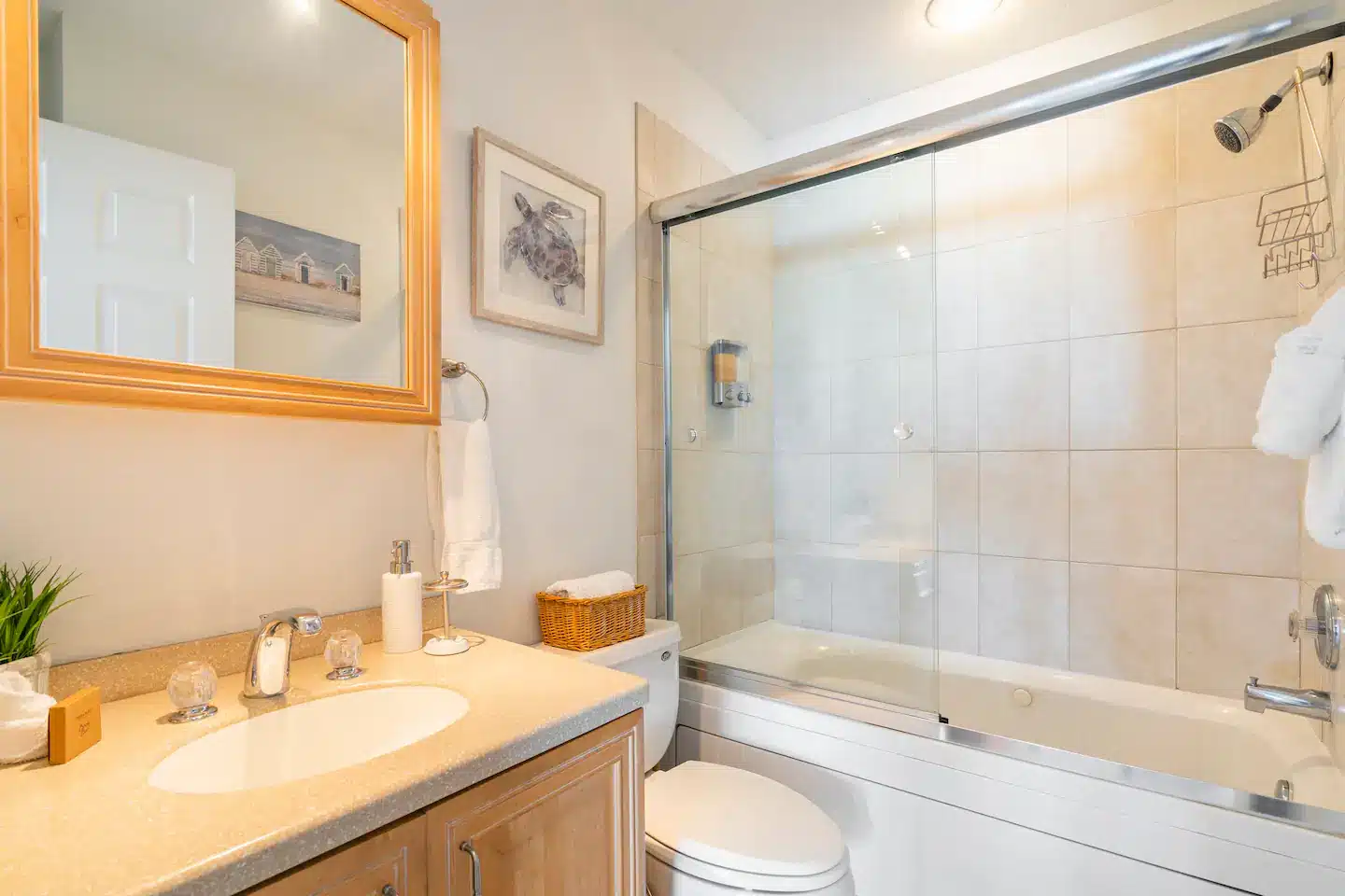 Fully-equipped bathroom with essentials.