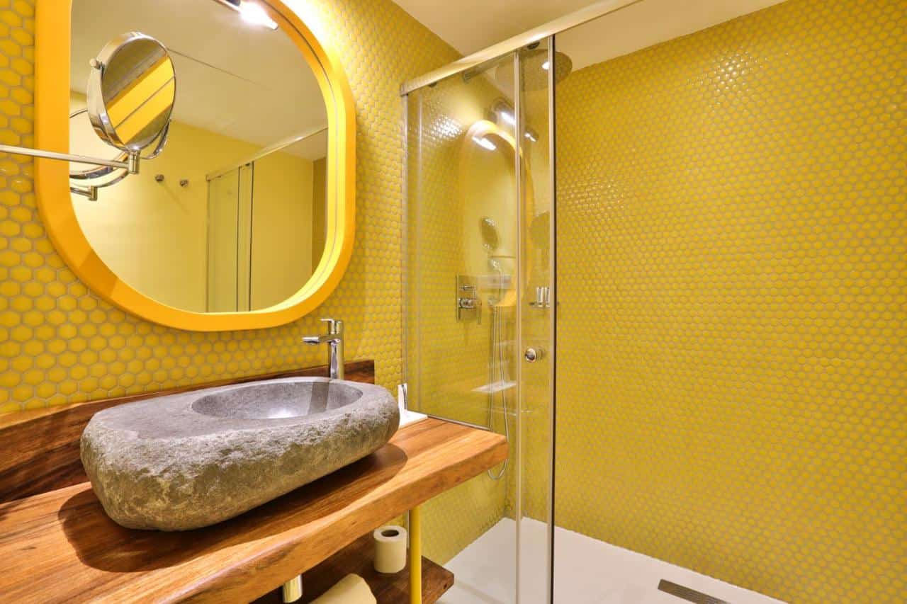 Chic bathroom.