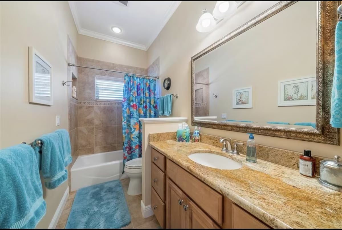 En-suite bathroom
