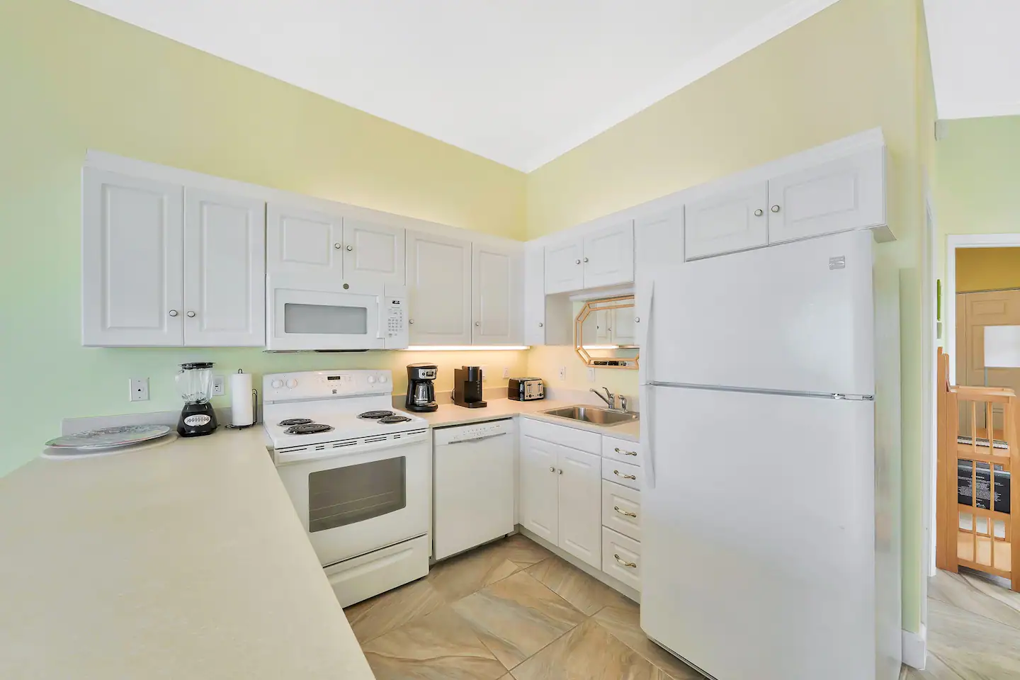 The kitchen is very well equipped