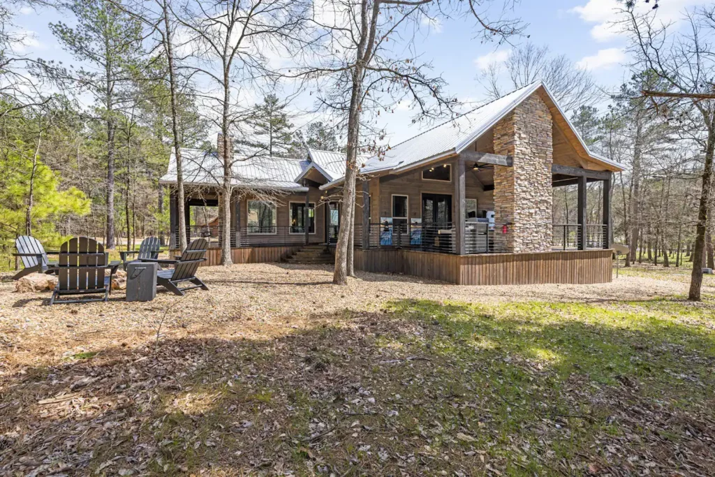 Modern Oklahoma Airbnb with hot tub
Kassy's Place
Location: Broken Bow, Oklahoma