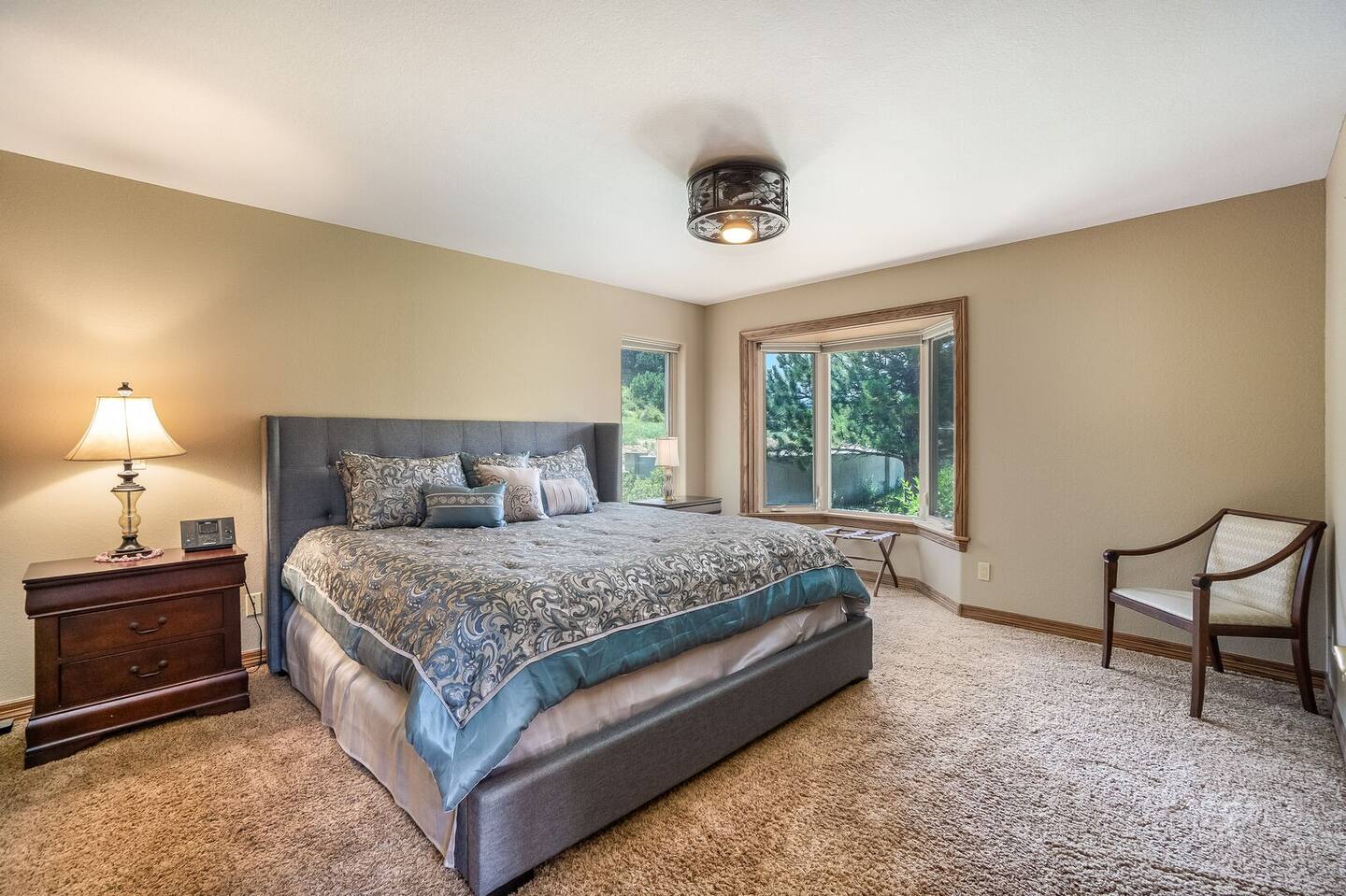 Master suite King size bed