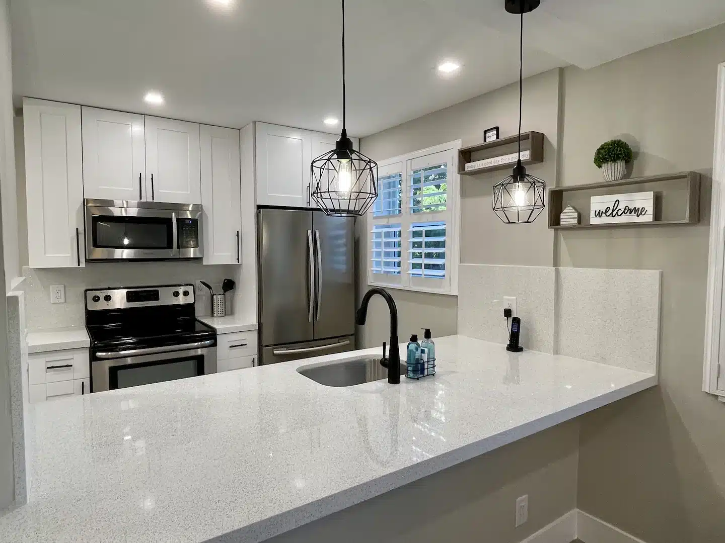 Brand new, eat-in kitchen with seating for 4.