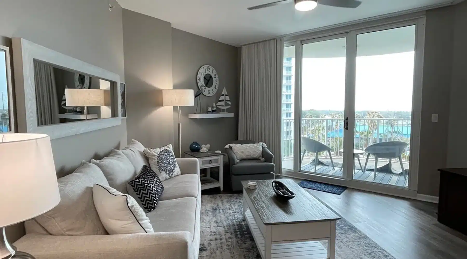Spacious living room